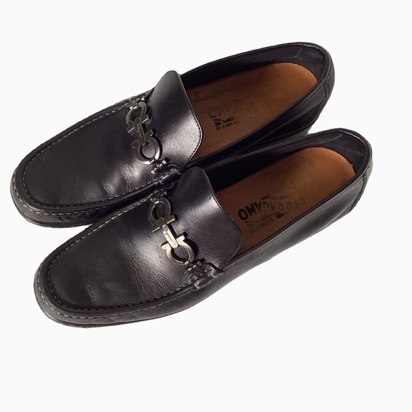 Salvatore Ferragamo Gancini Leather Loafers made in Italy. Size 10 - Picture 8 of 12